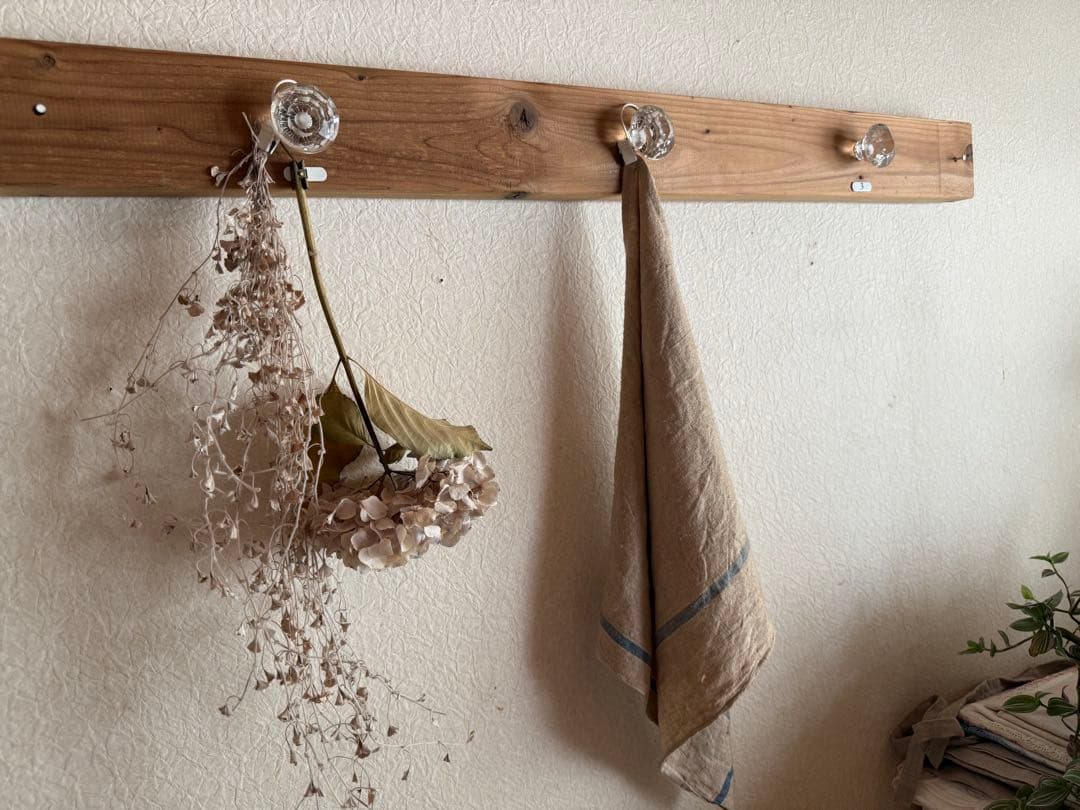 気まぐれ工房ஐ木とガラスのつまみの壁掛けフックஐビンテージ・アンティーク