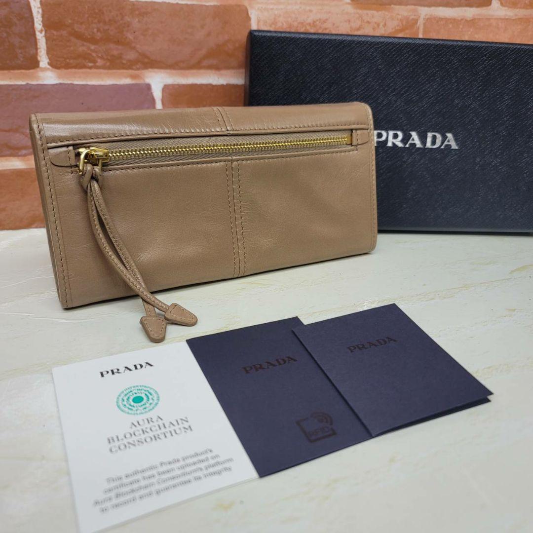 ほぼ未使用 現行モデルPRADA☆鑑定済☆ソフトルックスレザー1MH132財布