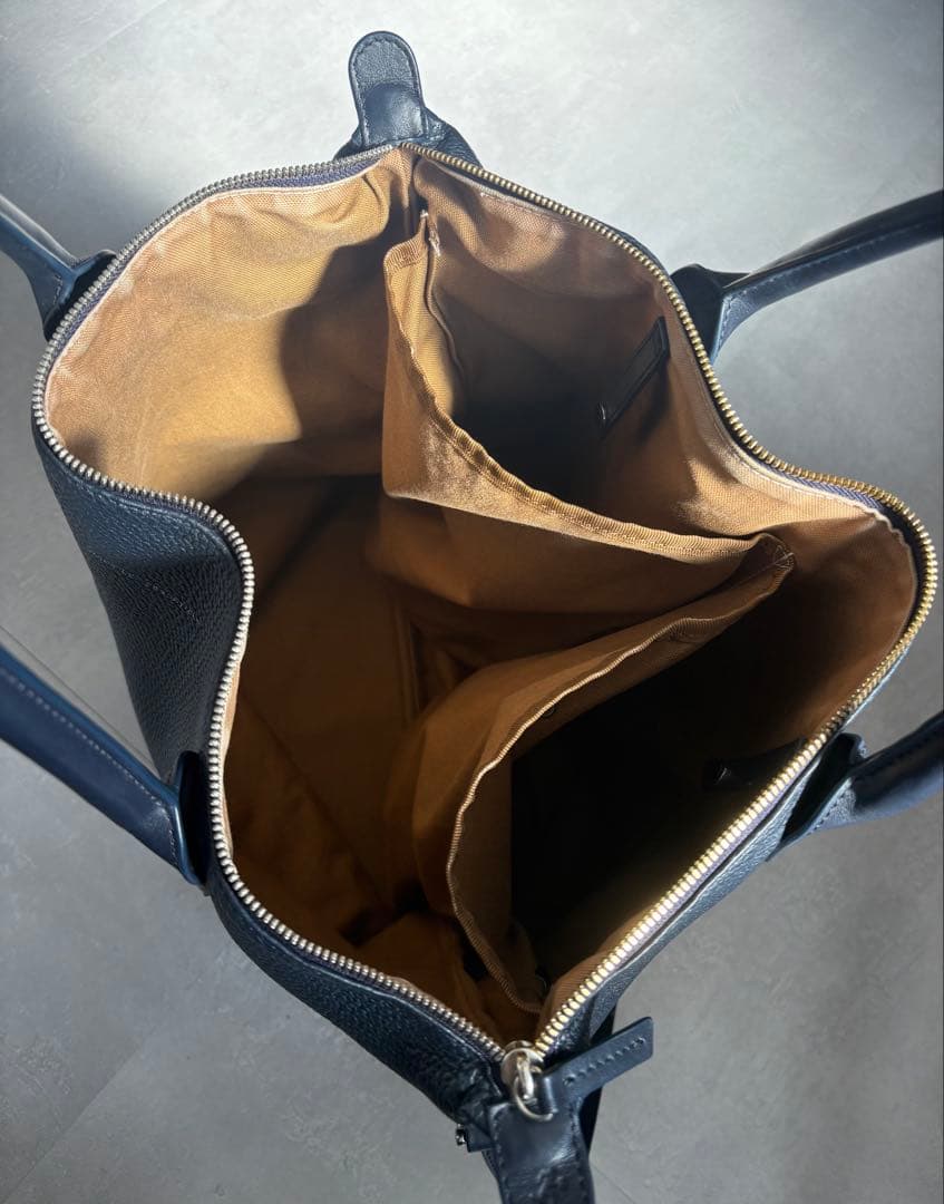 ウォントレスエッセンシャルデラヴィ　レザートート　ショルダーバッグ 2way