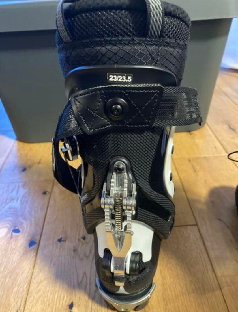 アトミック　レディース23cm スキーブーツ　バックカントリー