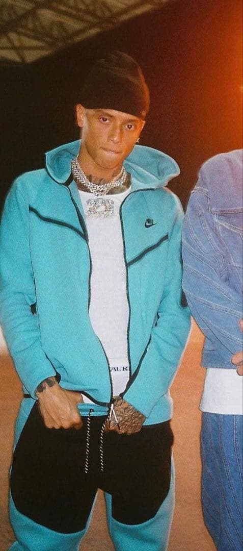 Nike テックフリース S セントラルシー着用モデル ティファニーブルー