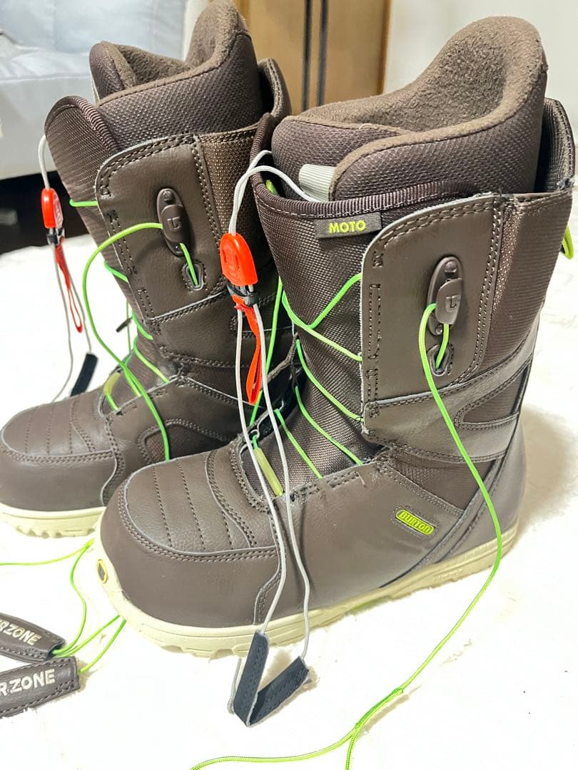 スノーボードブーツ
