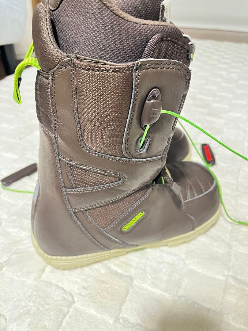 スノーボードブーツ