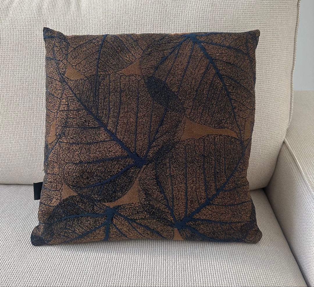 BoConcept クッション 正方形 長方形 ブラウン・ネイビー - メルカリ