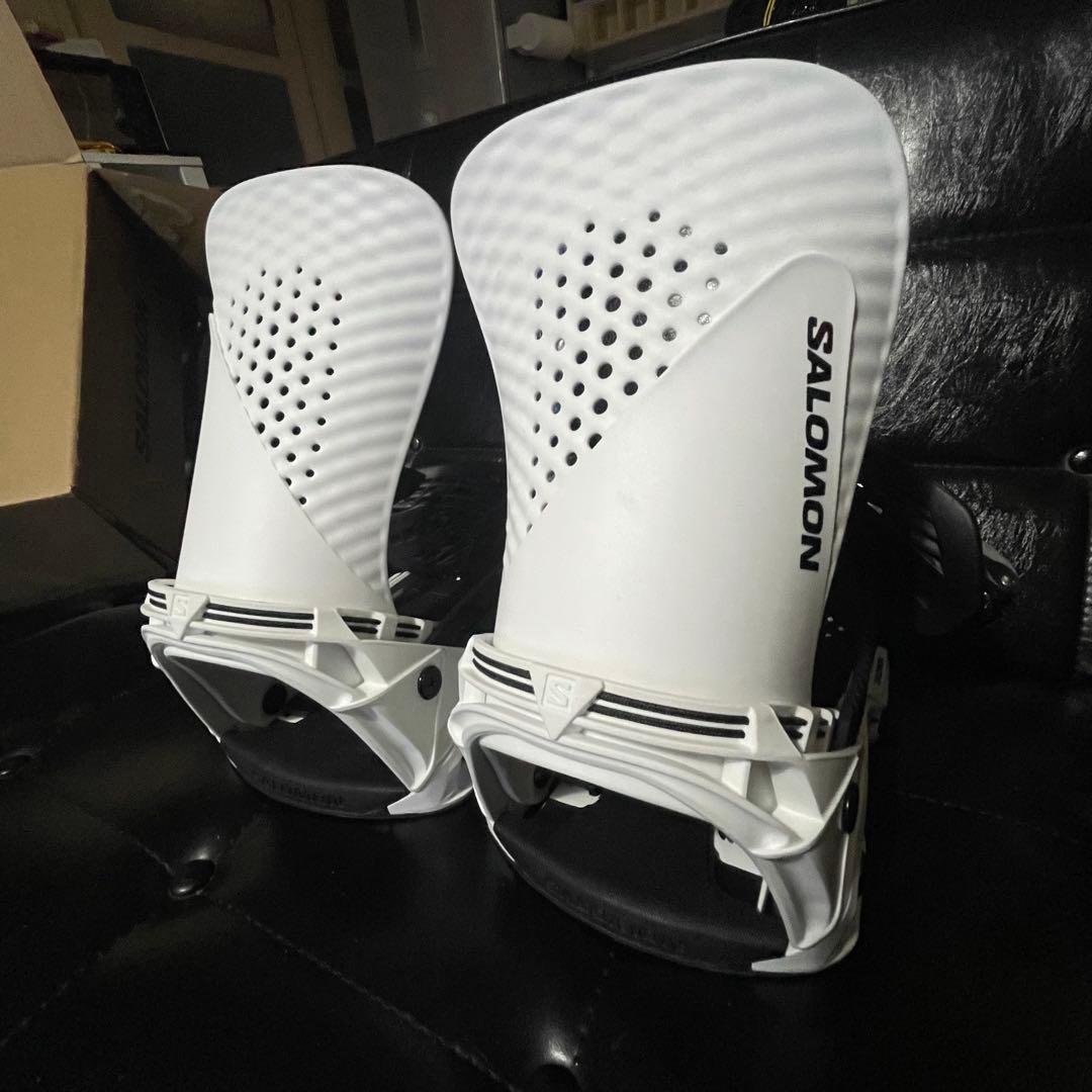SALOMON スノーボード　HOLOGRAM サイズM 24-25モデル