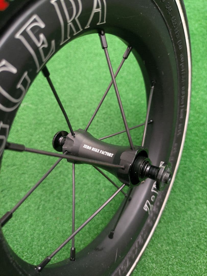 LEGGERA後期型 ゼロバイク　12インチ　ホイール　ストライダー　ランバイク