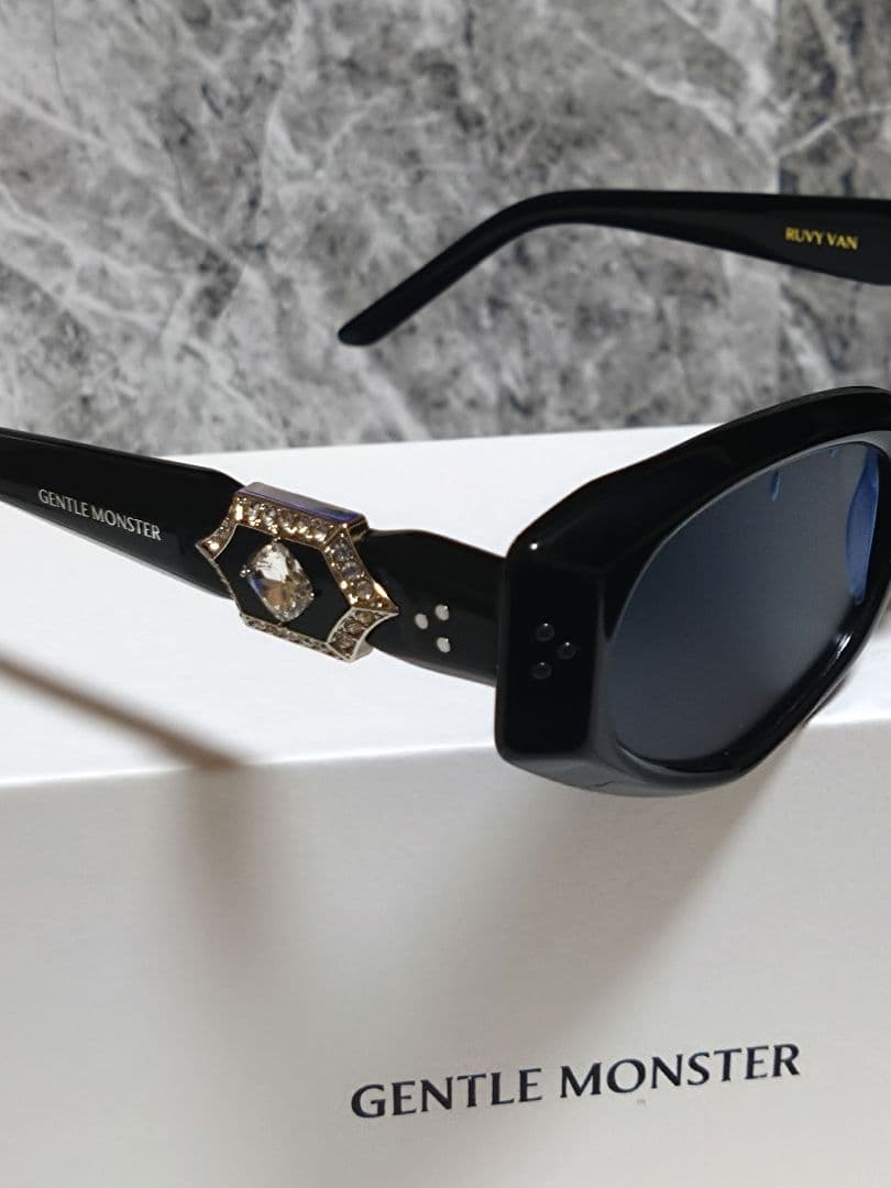 [未使用]GENTLE MONSTER ジェントルモンスターブラックサングラス
