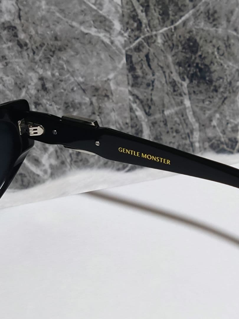 [未使用]GENTLE MONSTER ジェントルモンスターブラックサングラス