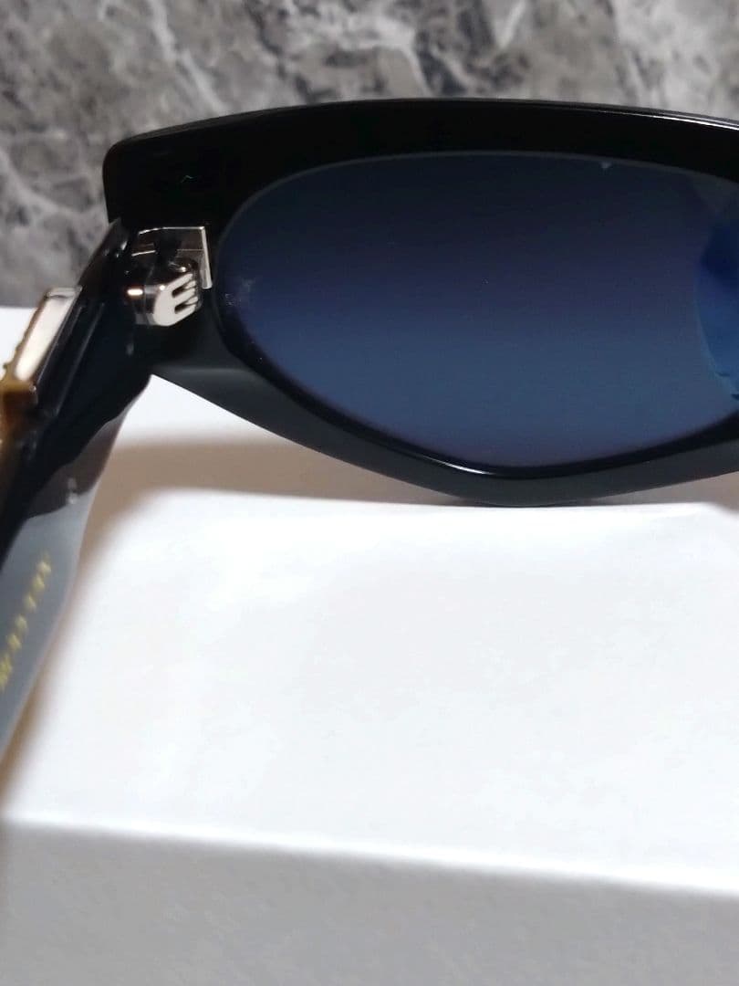 [未使用]GENTLE MONSTER ジェントルモンスターブラックサングラス