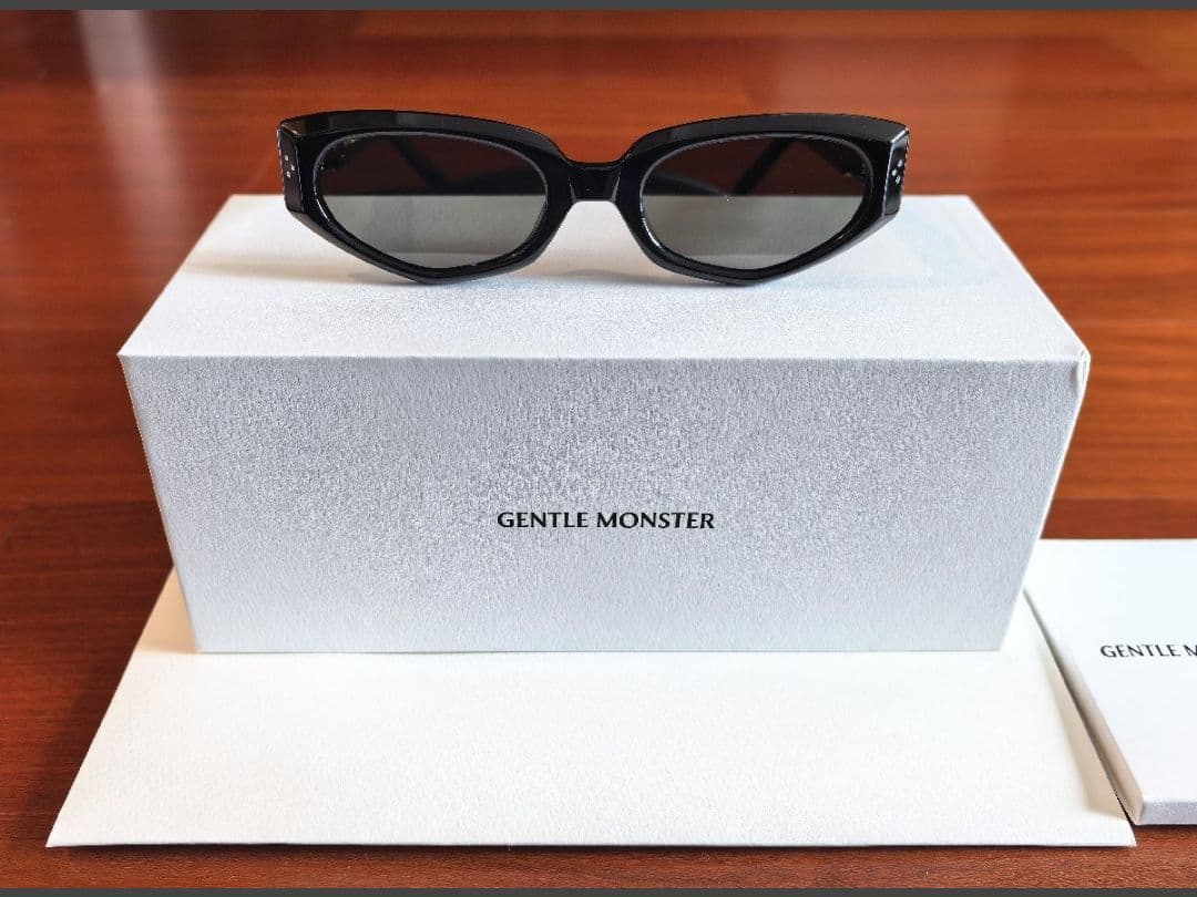 [未使用]GENTLE MONSTER ジェントルモンスターブラックサングラス
