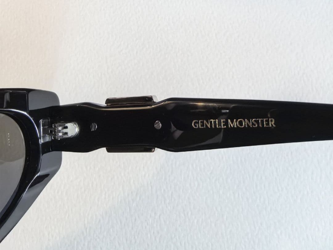 [未使用]GENTLE MONSTER ジェントルモンスターブラックサングラス