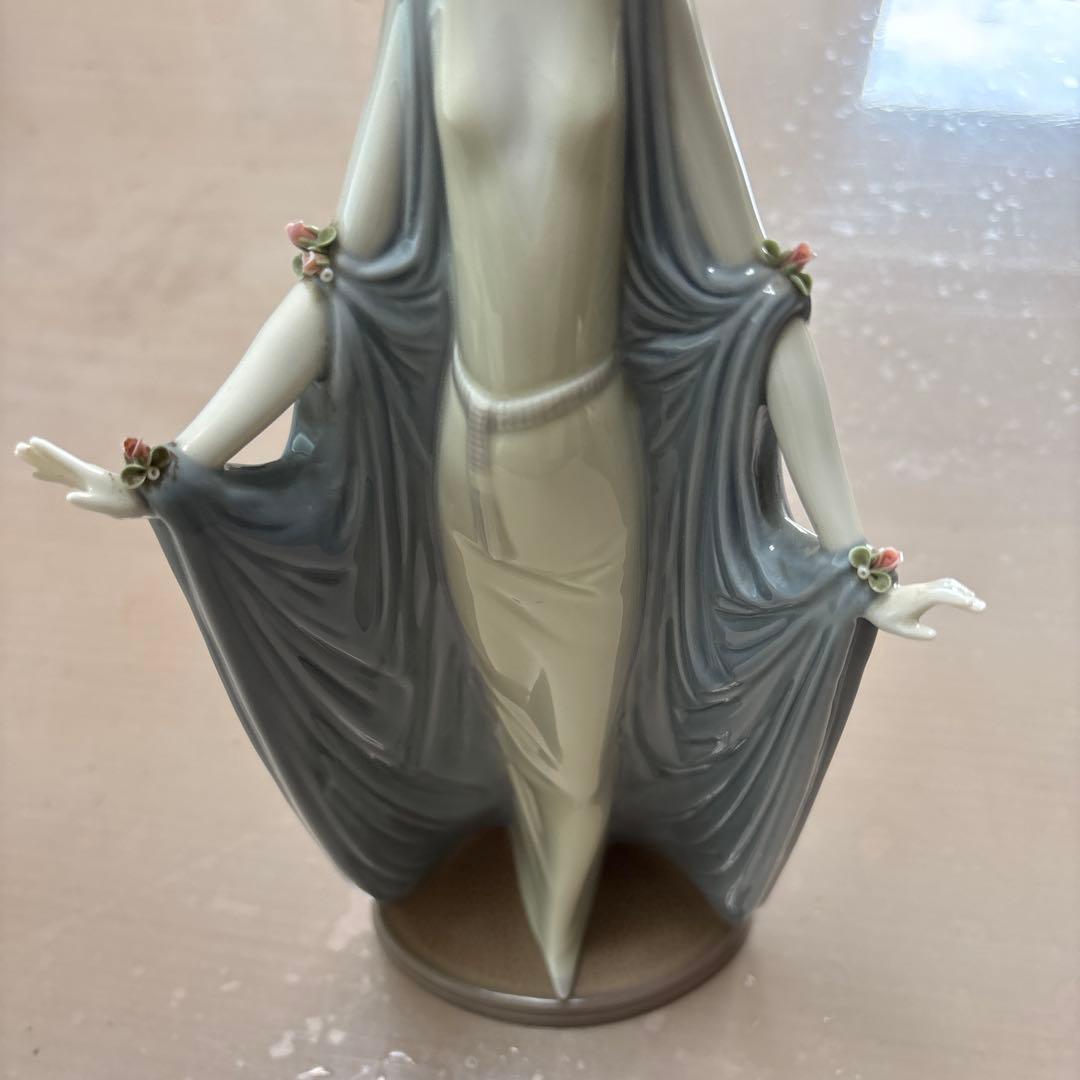 ふみふみ様専用 LLADRO リヤドロ モンテカルロの貴婦人 - メルカリ