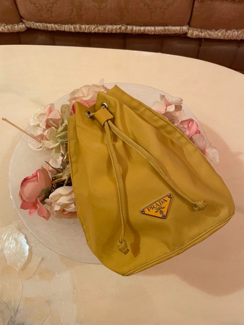 PRADA❣️イエロードローストリングポーチ‼️新品未使用❣️極美品