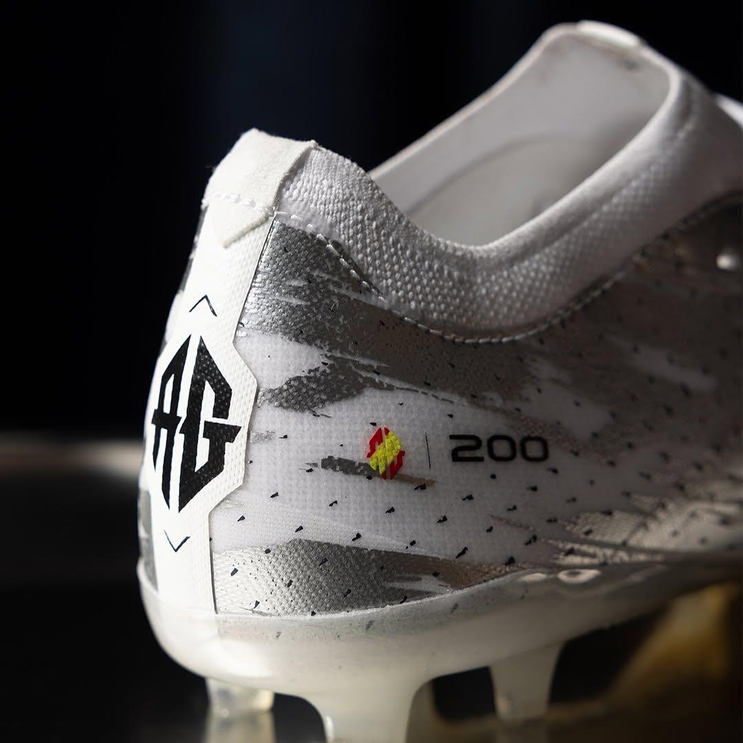 全世界200足限定】グリーズマン アトレティコ通算200ゴール記念スパイク