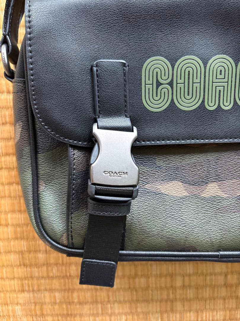 新品 COACH メンズバッグ ブロックド シグネチャー CC018