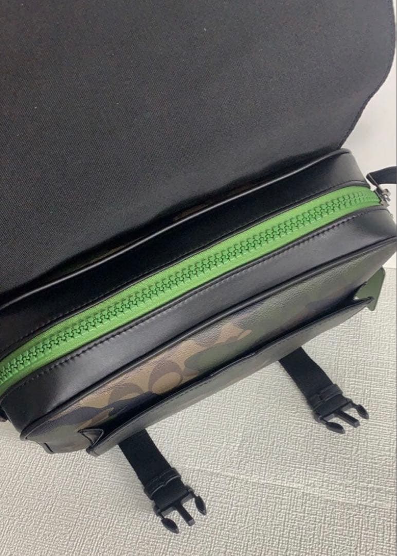 新品 COACH メンズバッグ ブロックド シグネチャー CC018