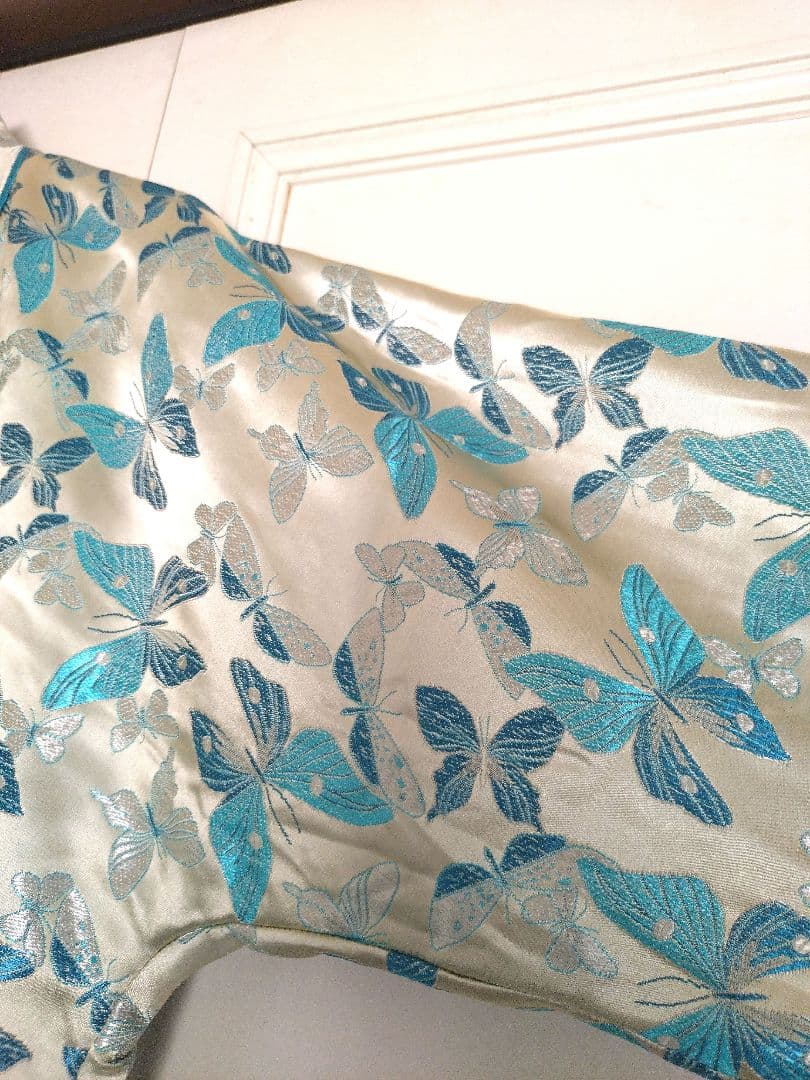 くりーむぽん様用　蝶の刺繍のモンゴル民族衣装