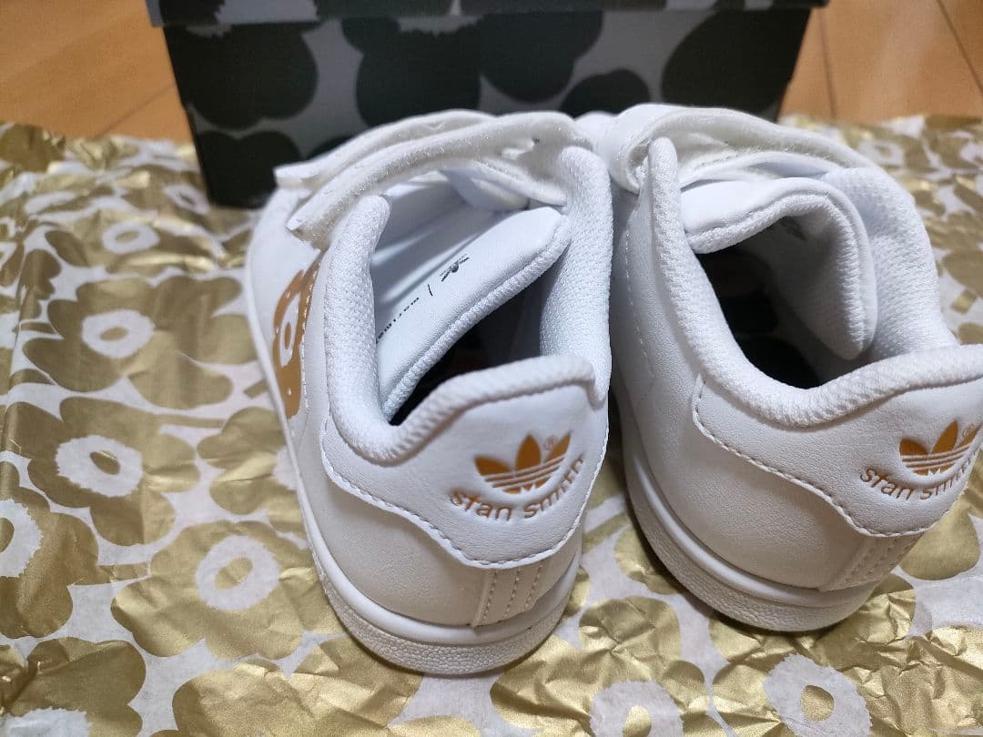 adidas marimekko キッズ　スニーカー　マリメッコ　アディダス