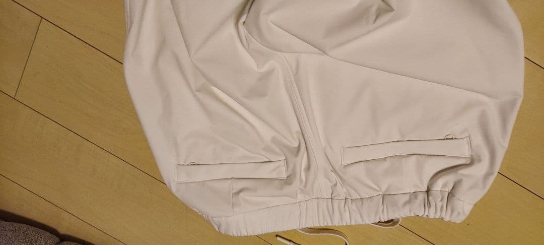 ムータ　muta　裏起毛　ホワイト ジョガーパンツ ロゴ入り