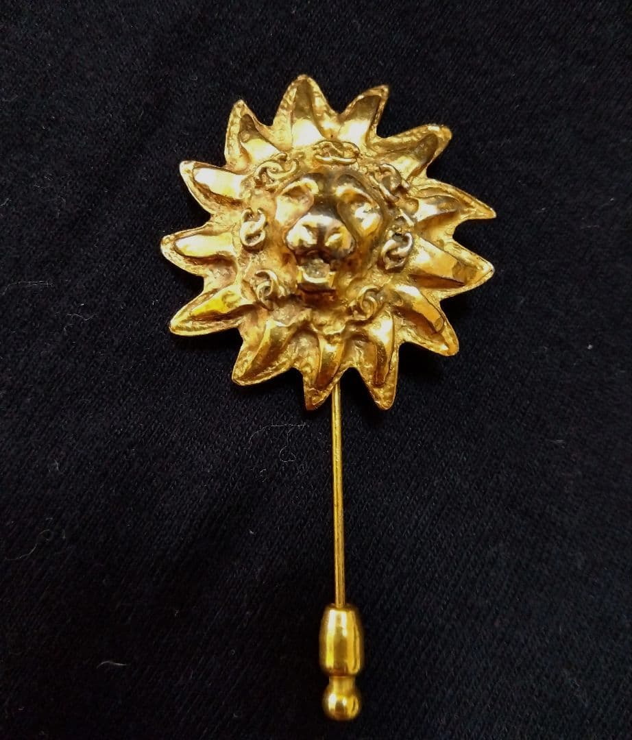 ★CHANEL★ヴィンテージ ライオン 太陽 ゴールドピンブローチ