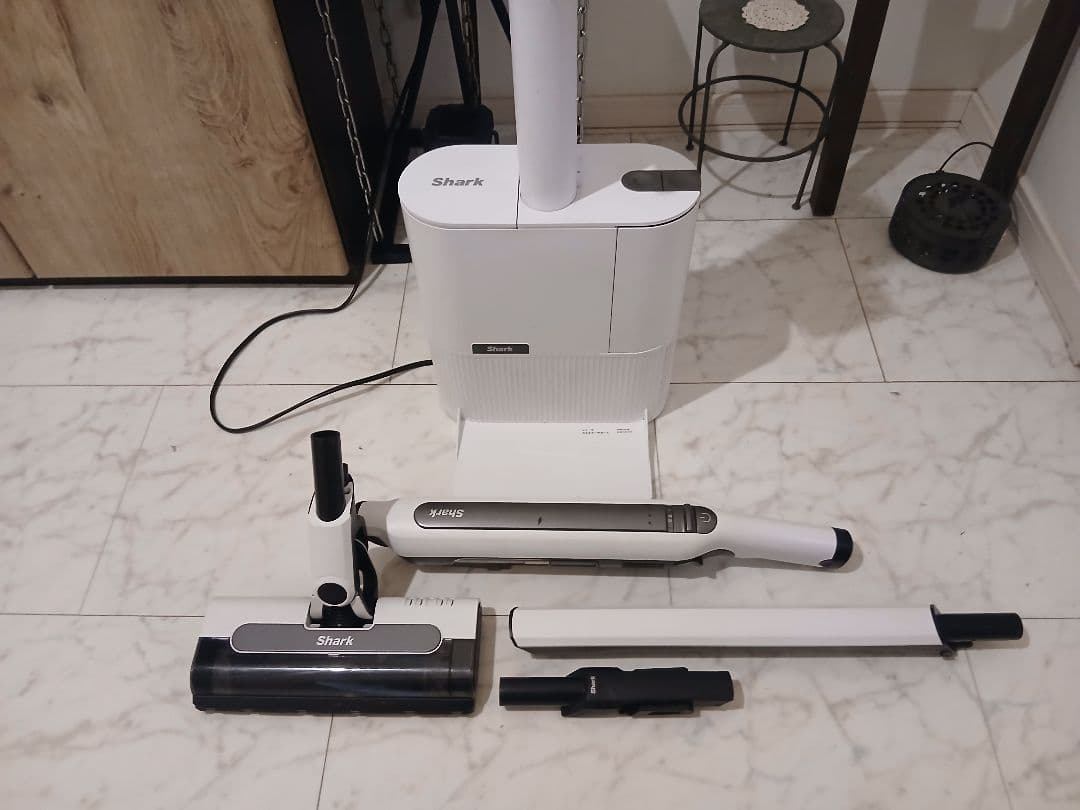 り*う様 CS150JAE スティッククリーナー 自動ゴミ収集ドック付き