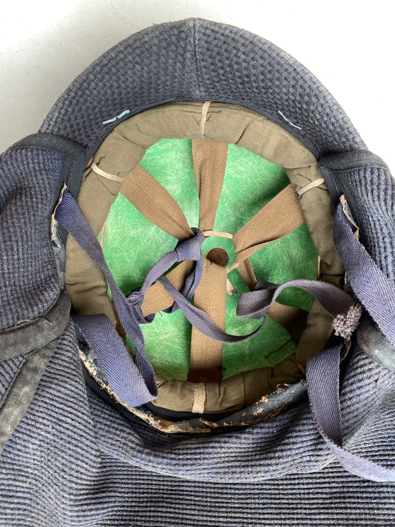 超レトロな横浜市　消防士ヘルメット