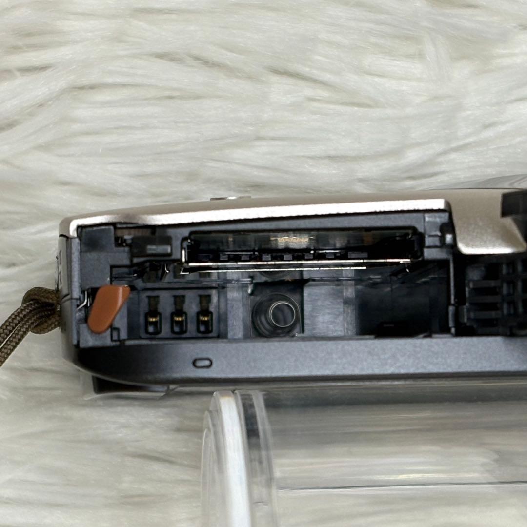 Canon カメラ　IXY10S PC1467 箱　シルバー コンデジ　動作品