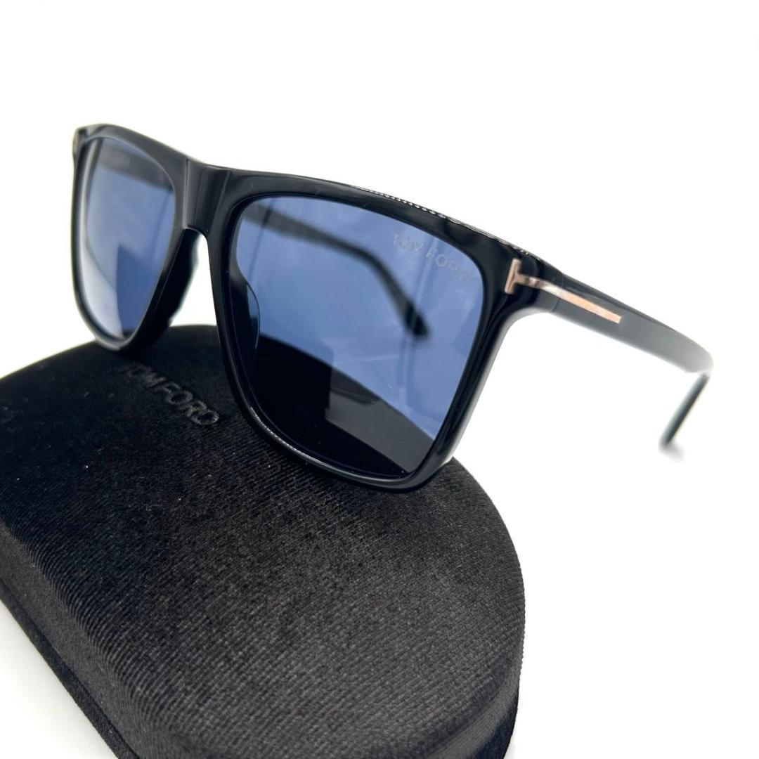 Tom Ford サングラス TF832 Fletcher ブルーレンズ