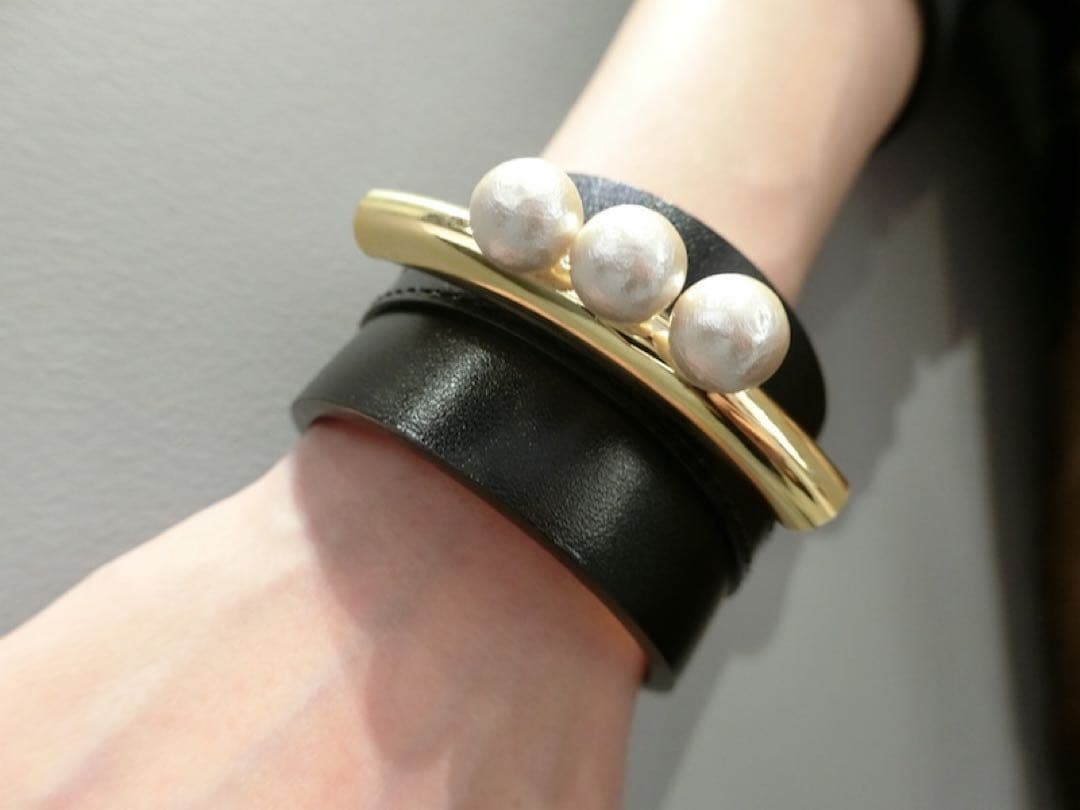 petite robe noire プティローブノアー　レザーバングル