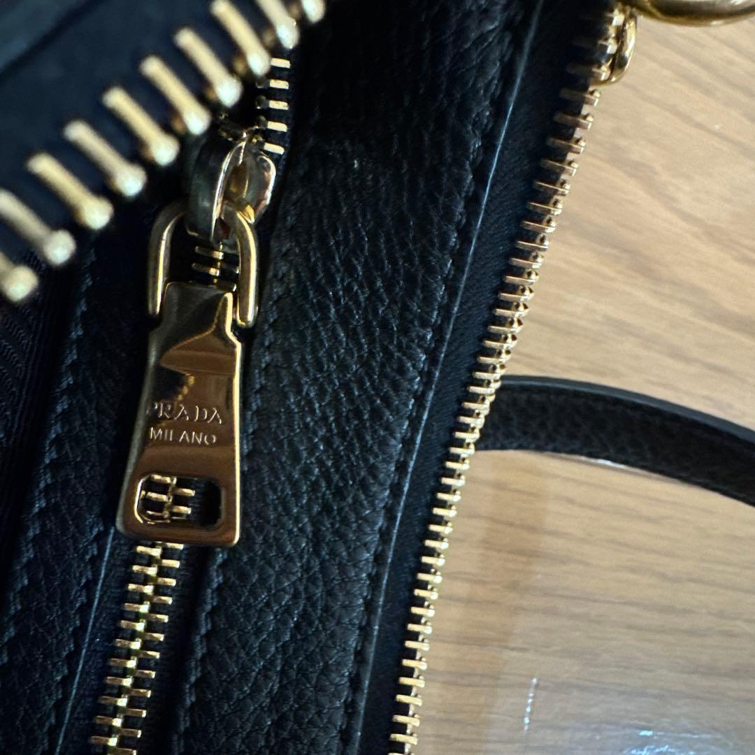 美品 PRADA 1BH046 レザージョルダーバックダブルポシェットブラック