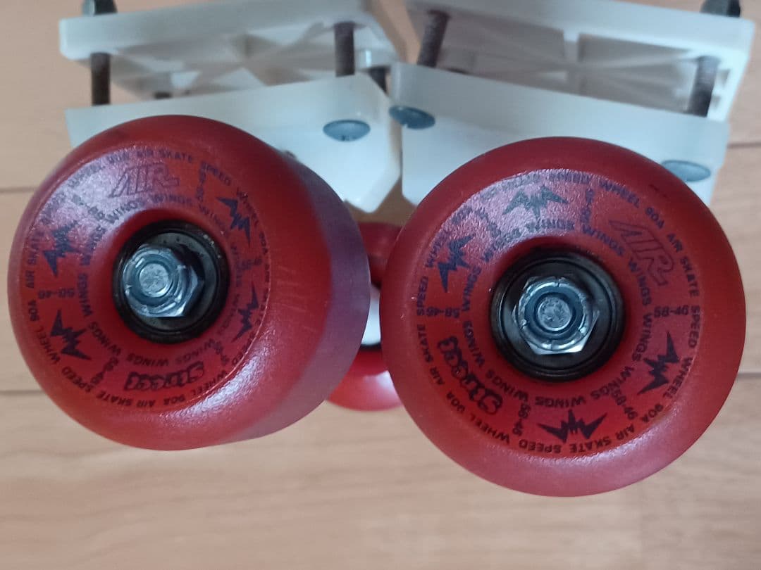 新品未使用品AIR スケートボードトラック ホワイト/レッド