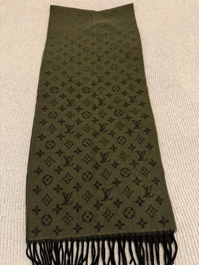 Louis Vuitton オリーブグリーン マフラー　美品