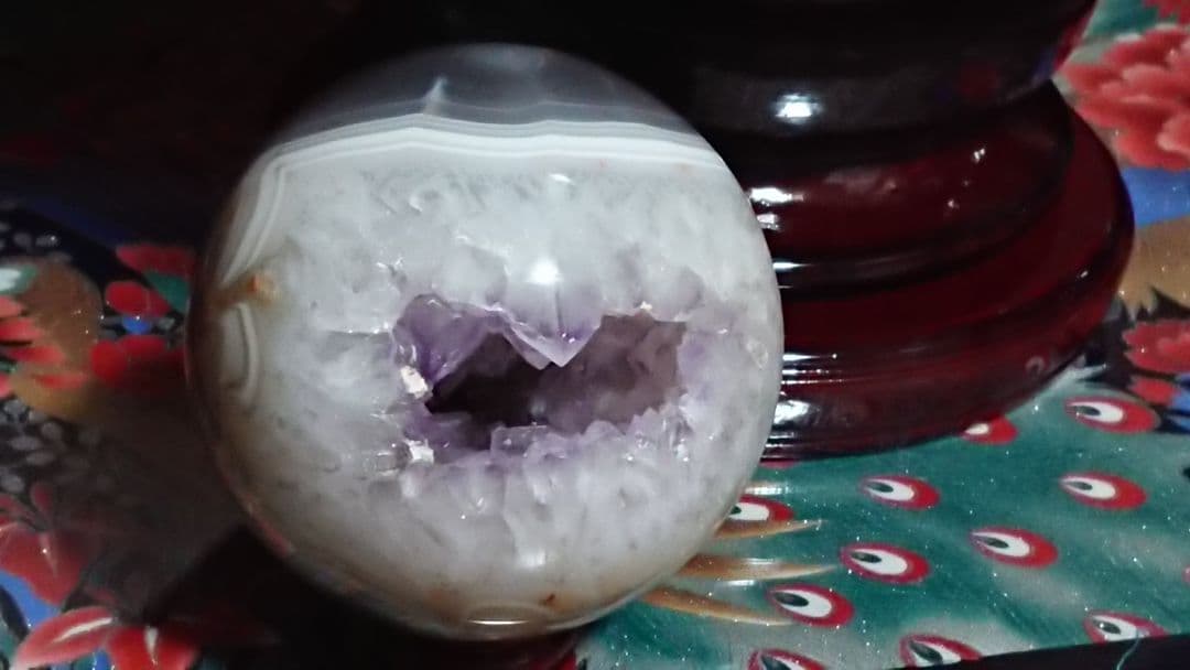 アメジスト笑口 虹入り 縁起物、愛の守護石、真実の愛を守りぬく