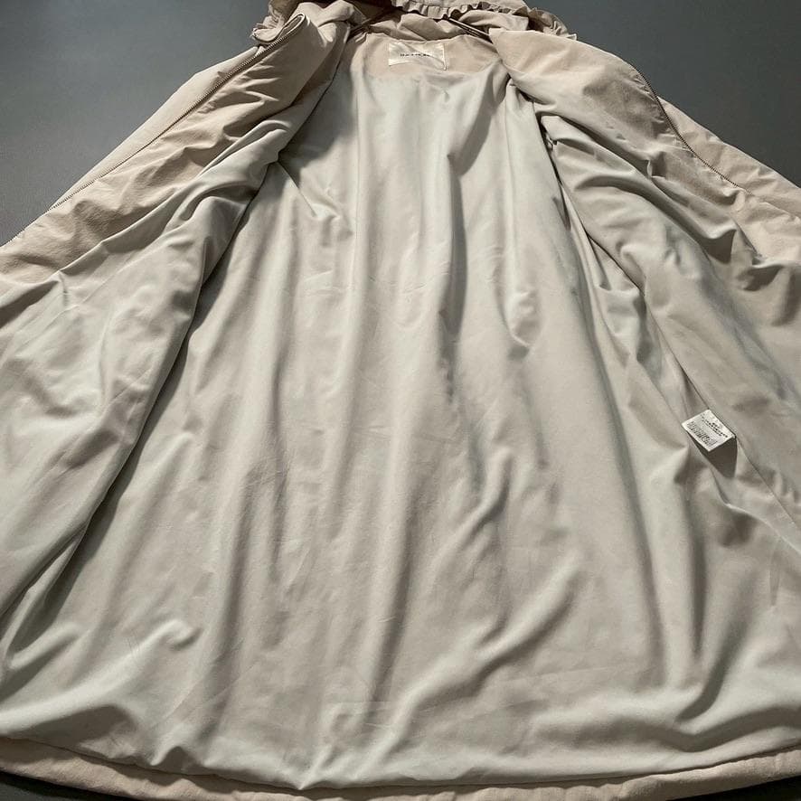 【近年モデル✨】インゲボルグ　中綿フーデットロングコート フリル Aライン L