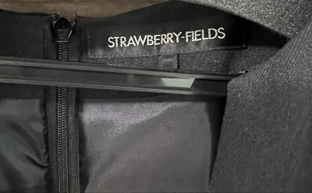 未使用　日本製　ストロベリーフィールズ センタープリーツワンピース　卒園入学式