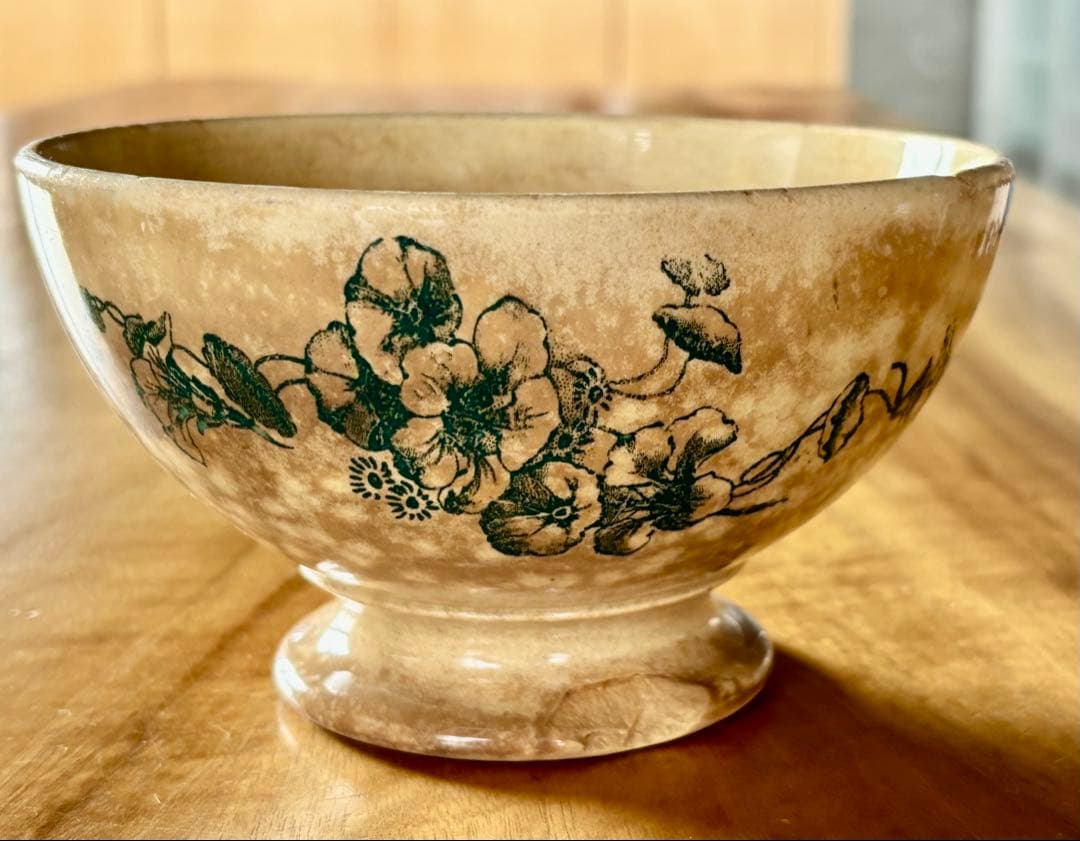 フランスアンティーク ゼラニウム柄のカフェオレボウル 口径15.4cm 飴色