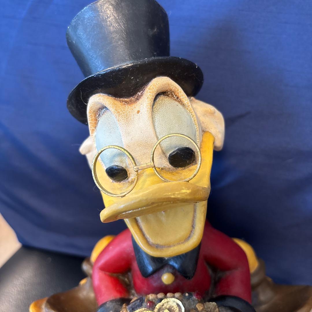 アンティークスクルージ・マクダック 宝箱フィギュア