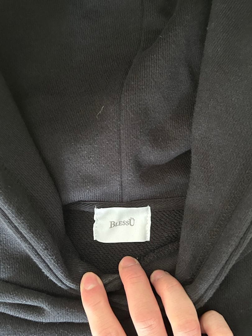 BlessU パーカー