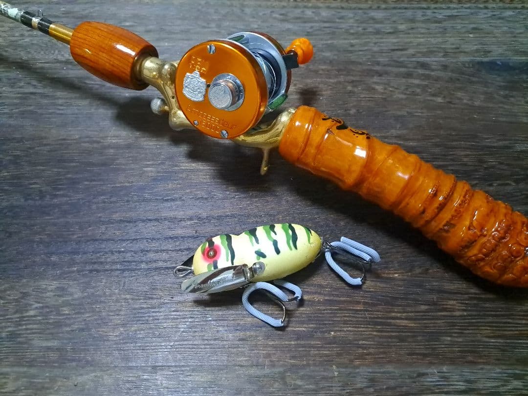 道楽　DOWLUCK 　ドウラク　アブラゼミ