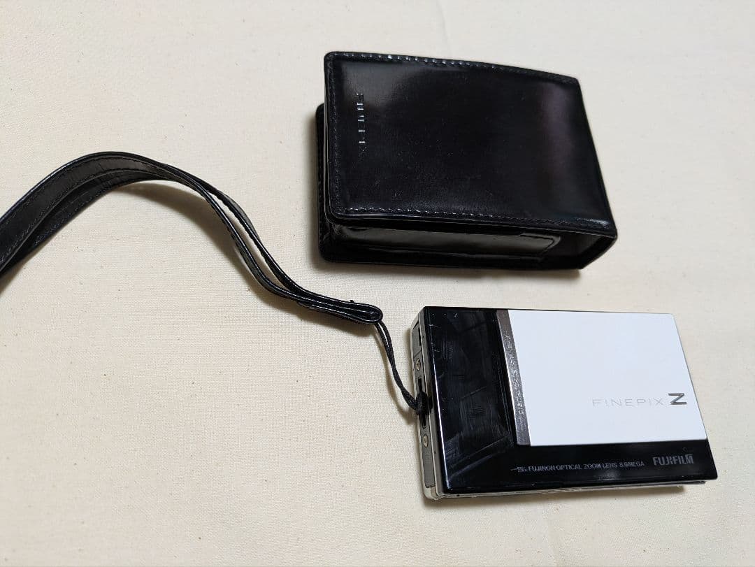 富士フイルム　デジタルカメラ FinePix Z100 fd ホワイトブラック