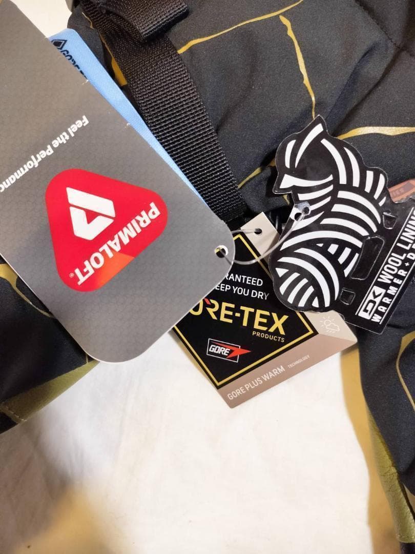 新品　Dakine ダカイン ゴアテックス グローブ M サミー・カールソン