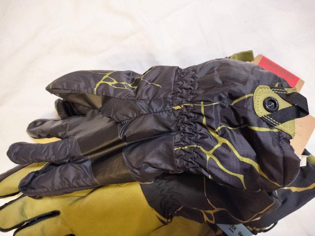 新品　Dakine ダカイン ゴアテックス グローブ M サミー・カールソン