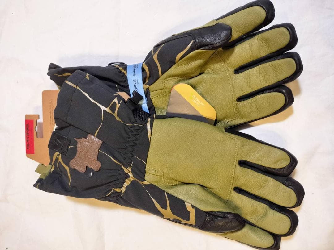新品　Dakine ダカイン ゴアテックス グローブ M サミー・カールソン