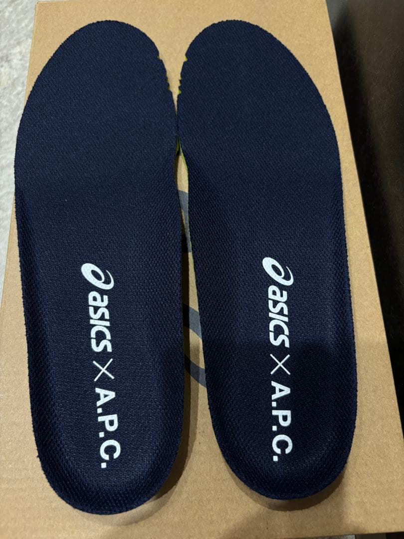 【値下げ！】A.P.C.コラボ限定asicsゲルレゾリューションX 25.5cm