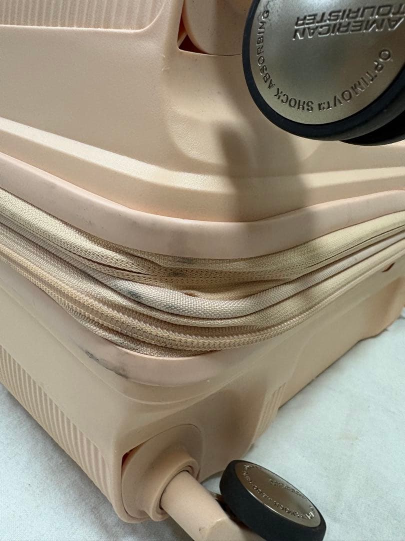 AMERICAN TOURISTER Mサイズ キャリーケース