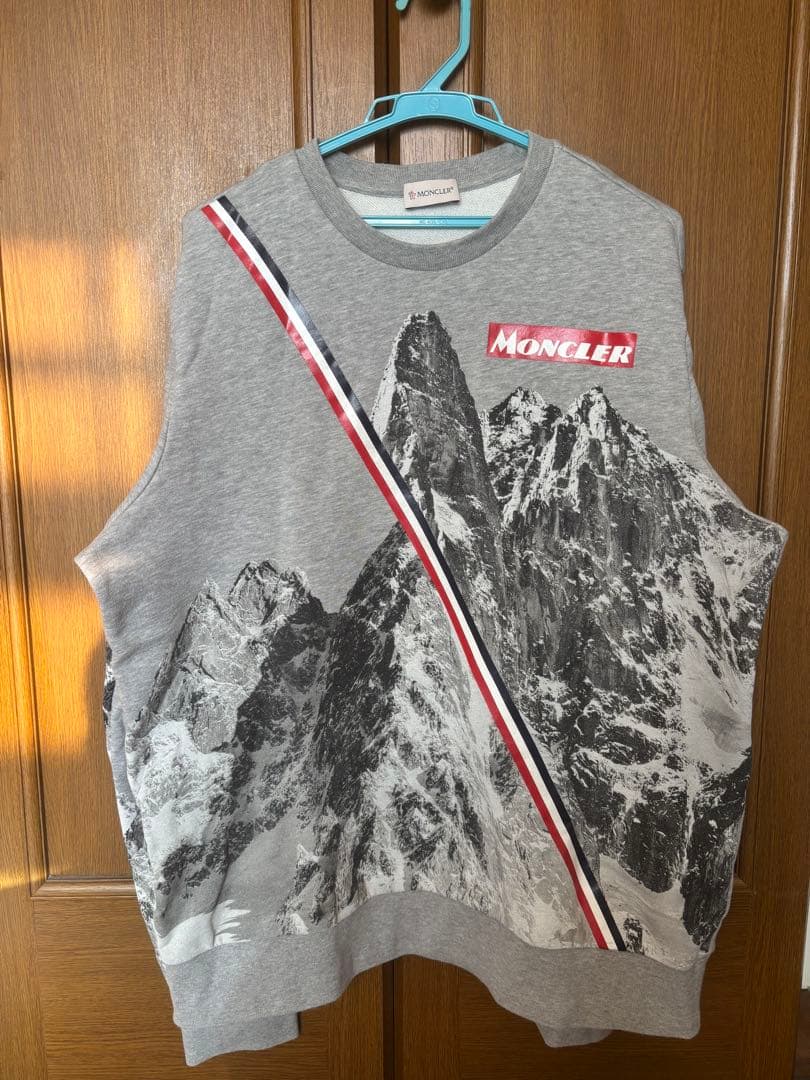 美品 MONCLER 雪山 スウェット サイズXL トリコロール 希少 袖ロゴ