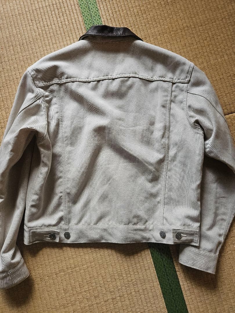 アイボリージャケット レザー襟付き
