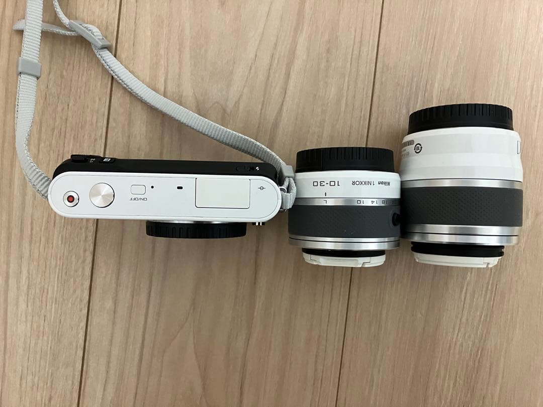 Nikon 1 J1 ダブルズームキット　ホワイト