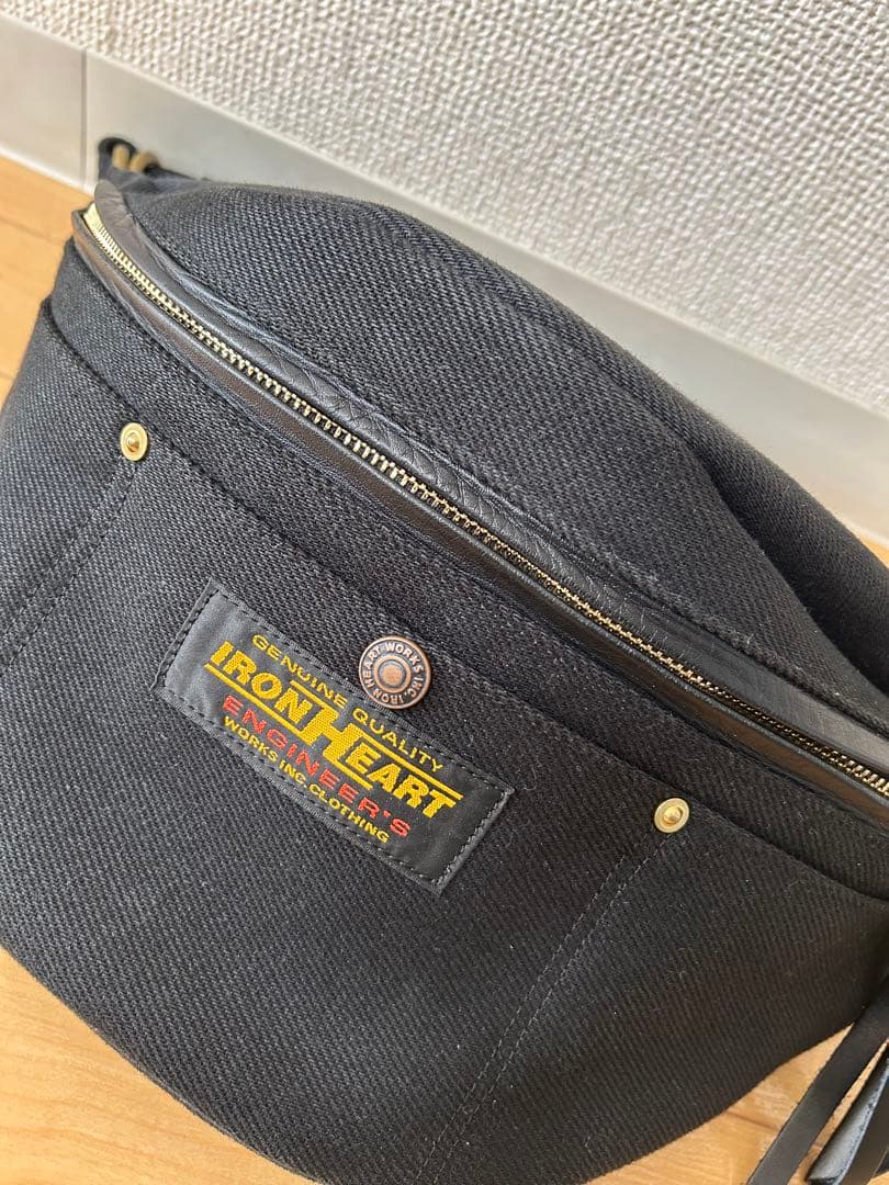 IRON HEART アイアンハート 21oz黒鎧ウエストバッグ/IHE-37