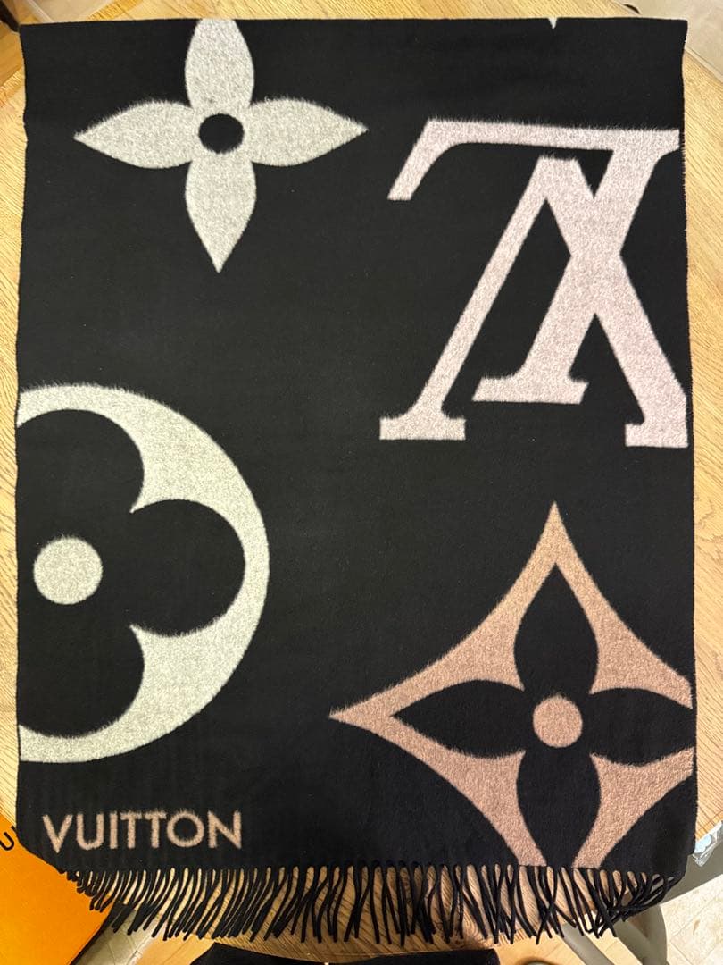 Louis Vuitton ロゴストール ブラック